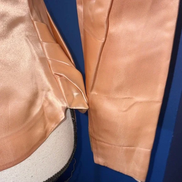 👗 Vintage 1940s Carlye Pale Pink Satin Suit – Frog Buttons, Peplum Waist – EUC - Picture 11 of 16